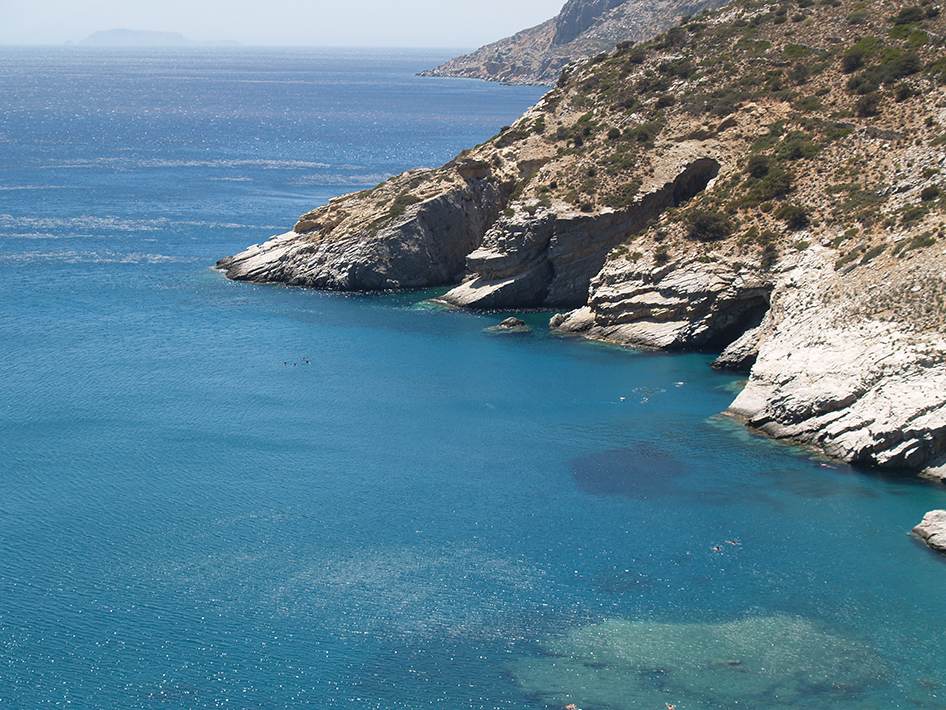 Θαλάσσιες σπηλιές στην Παραλία Μούρος