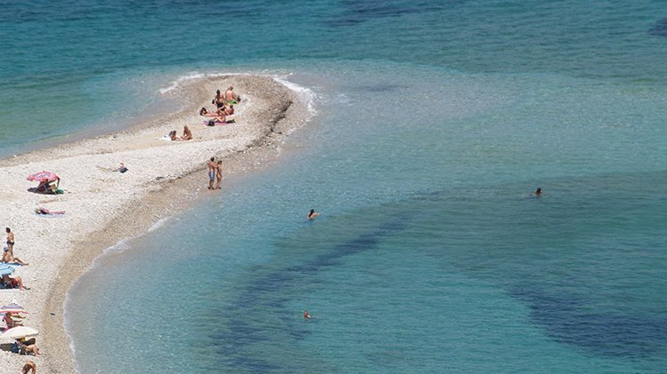 La plage d'Agios Pavlos