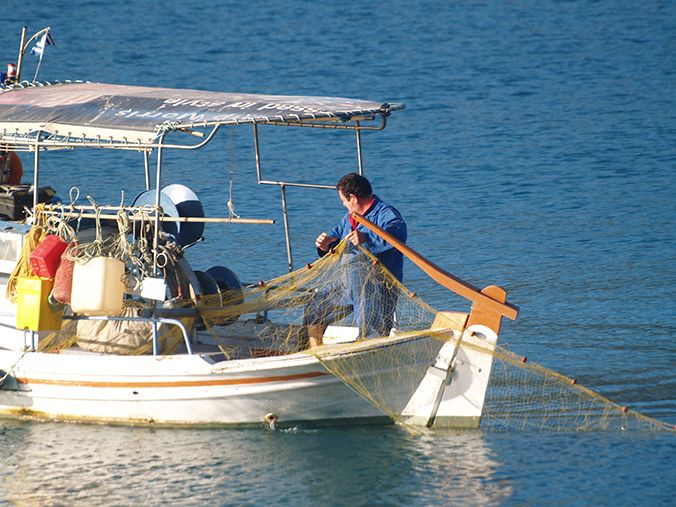 Kaiki the moment the fisherman throws the nets