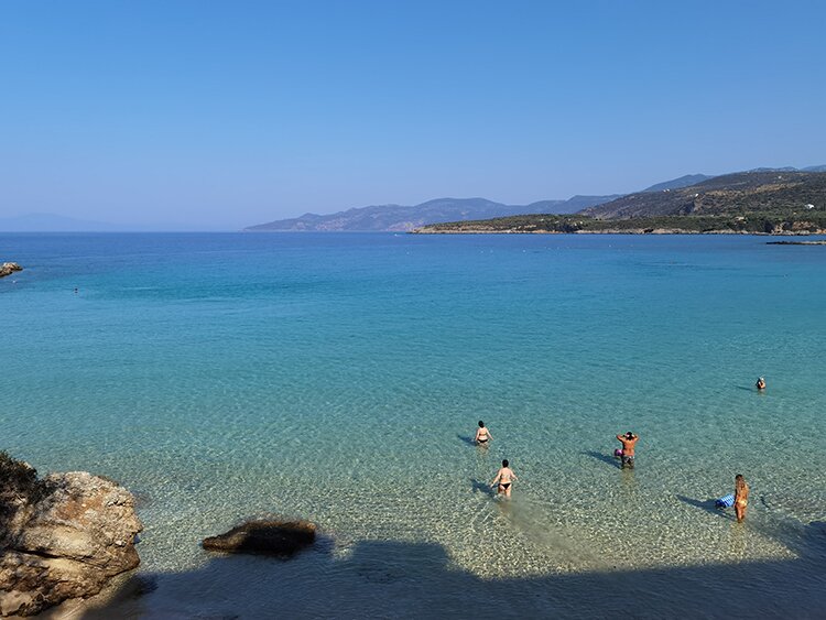 La plage de Kalogria