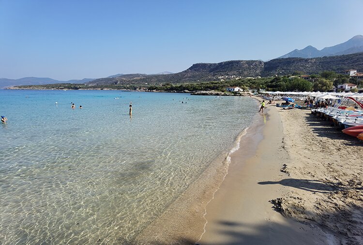 La plage de Kalogria