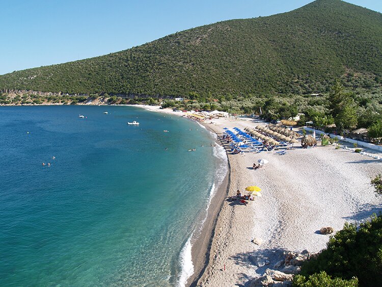 Kryoneri beach