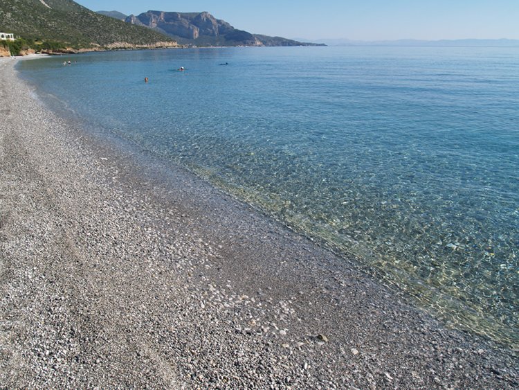 Poulithra beach