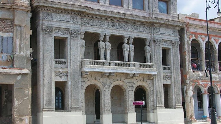 The Caryatids of Havana