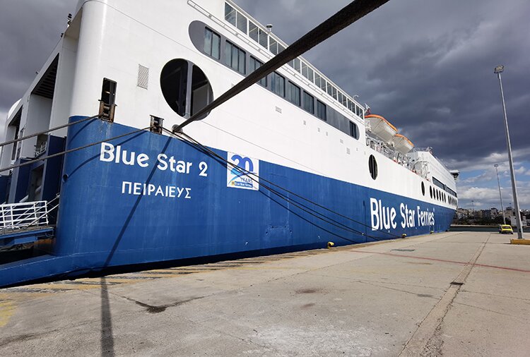 Blue Star 2 au quai de Dodécanèse