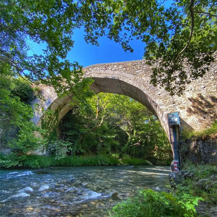 Il ponte Atsicholos