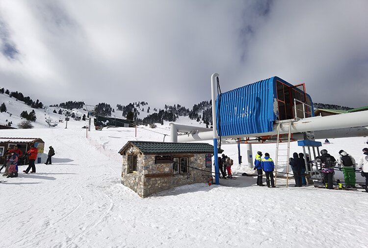 En montant avec les remontées mécaniques