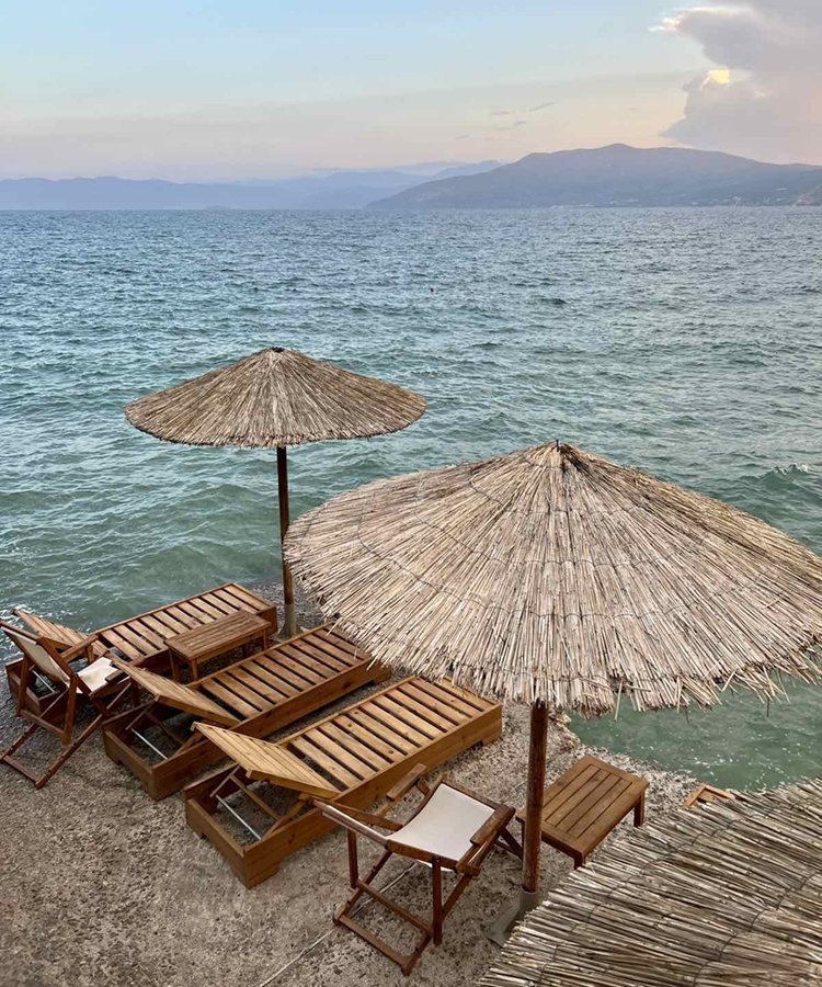 Arvanitia beach