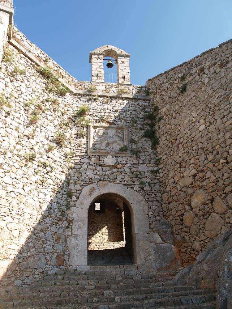 La porte du bastion d'Agios Andreas