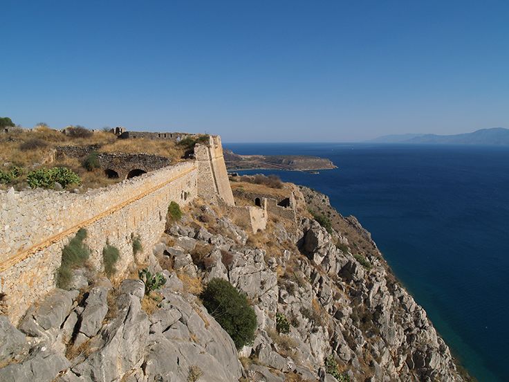 Le côté sud de la forteresse